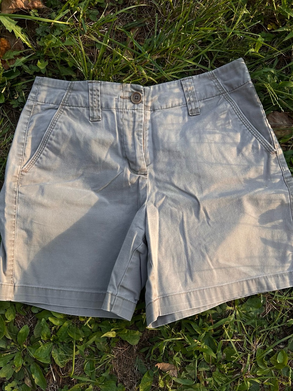 90’s Talbots 95% Cotton Chino Mid Rise Khaki Shorts Pleated Size 4 Vintage